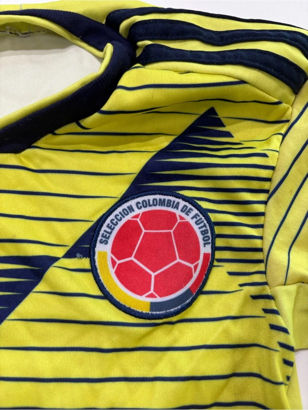 Colombia National Soccer Team Yellow Blue Retro Style Jersey